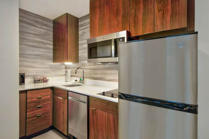 Residence Inn by Marriott Orlando Flamingo Crossing / Western Entrance