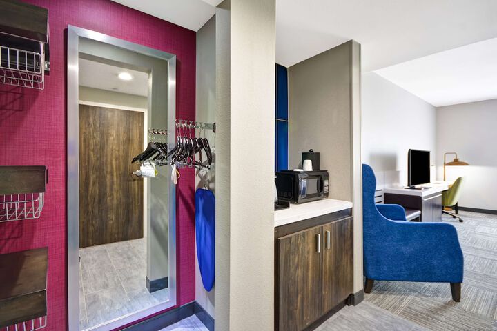Room 15 of 33