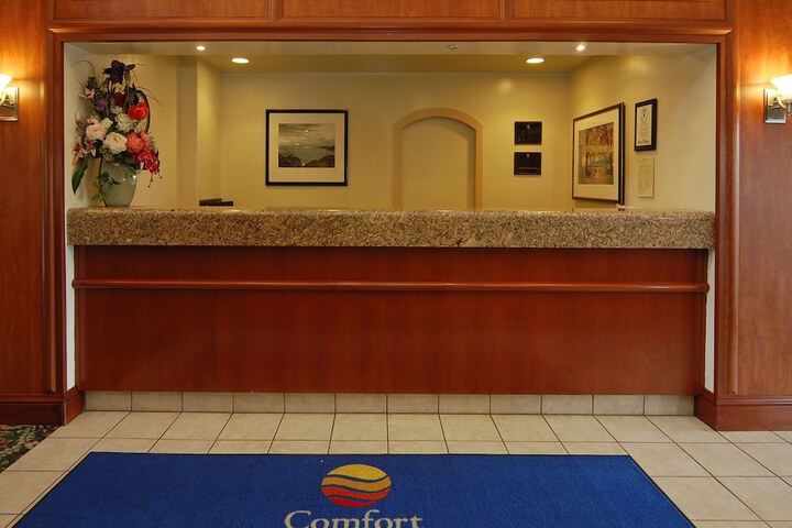 Comfort Inn and Suites San Francisco Airport North