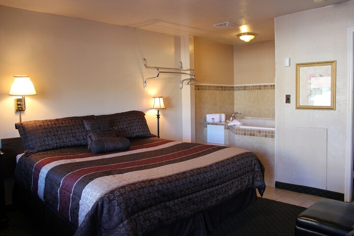 Room 13 of 32