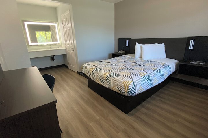 Room 20 of 25