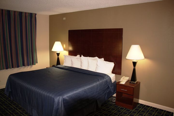 Room 8 of 15