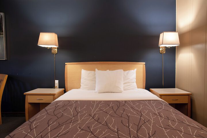 EasyStay Inn & Suites Fernie