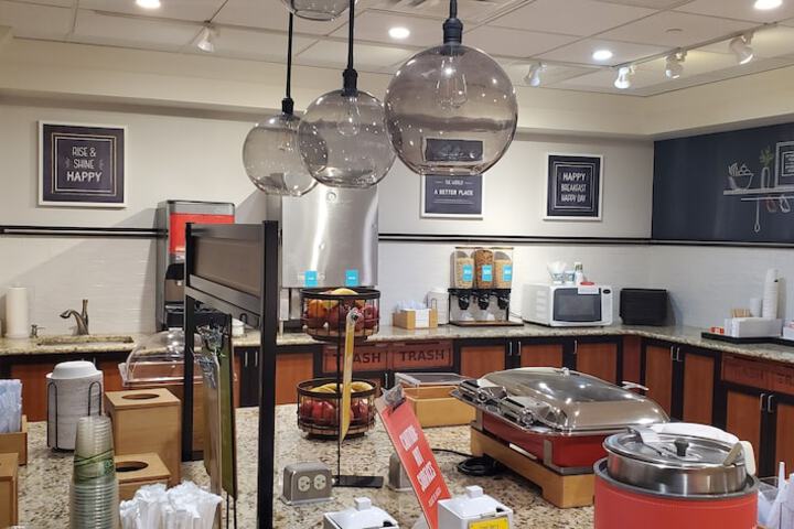 Hampton Inn & Suites Chicago / Aurora
