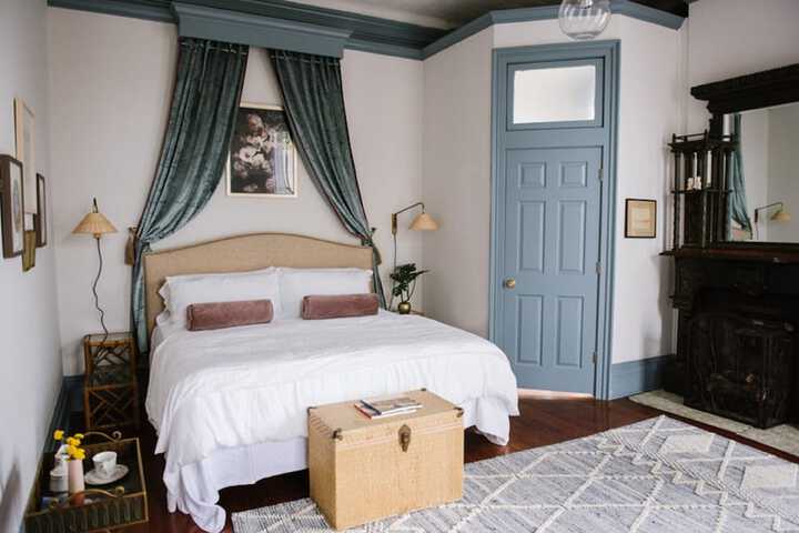 Room 9 of 46
