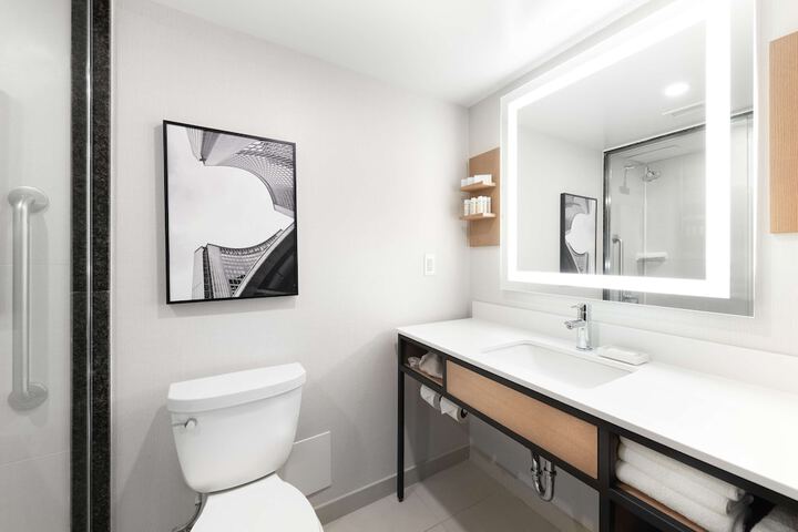 Room 10 of 30
