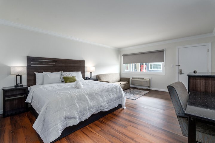 Room 14 of 25