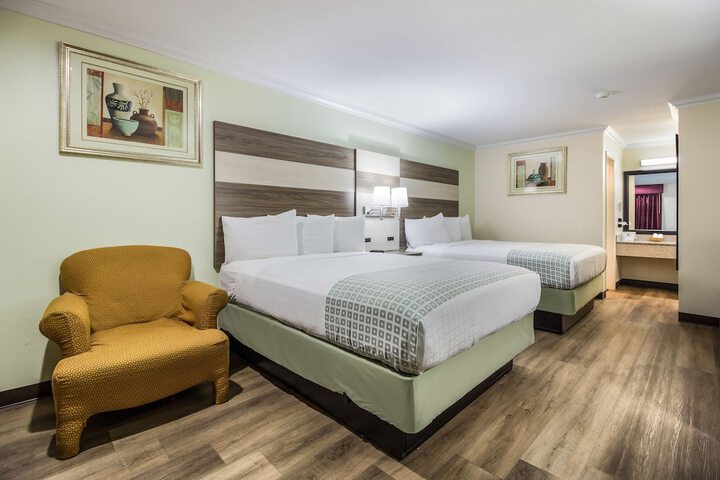 Room 20 of 33