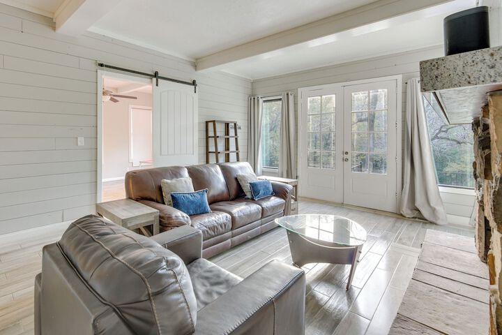 Game Room Trails! 30-acre Lakefront Streetman Gem