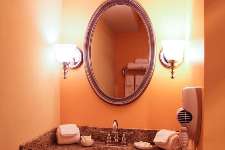 Room 32 of 36