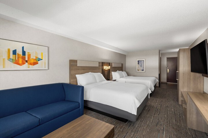 Room 40 of 74