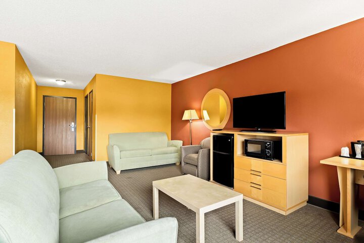 Room 29 of 37