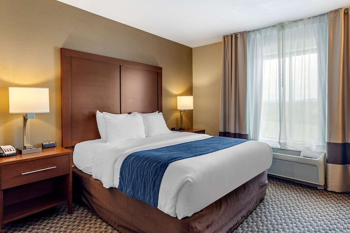 Comfort Inn & Suites Blue Ridge
