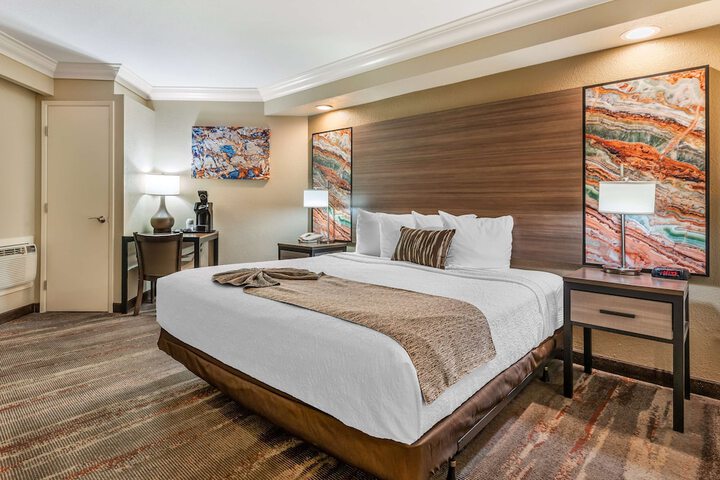 Room 15 of 34