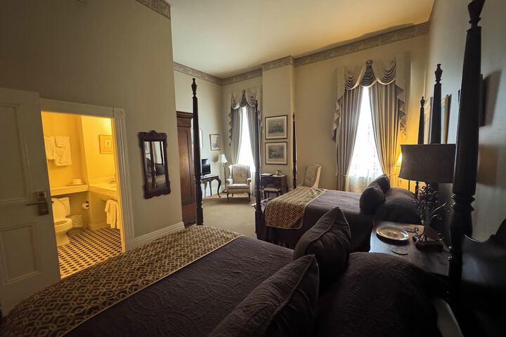Room 82 of 142