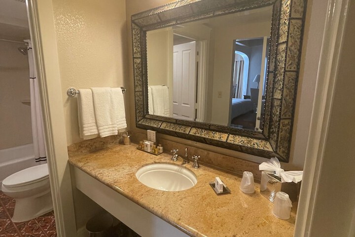 Room 44 of 75