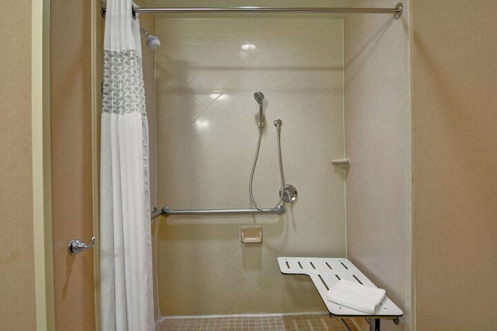 Hampton Inn & Suites Fredericksburg-at Celebrate Virginia