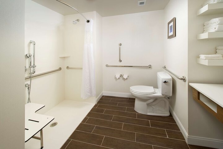 Room 9 of 23