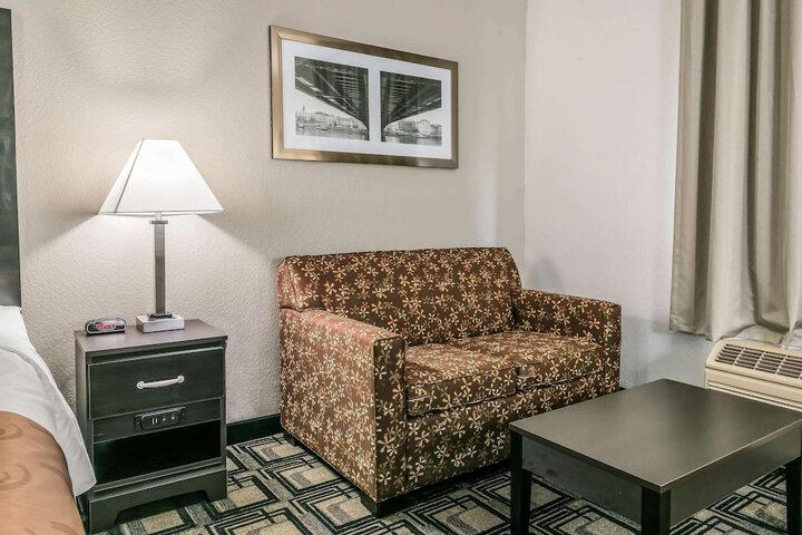 Room 35 of 60