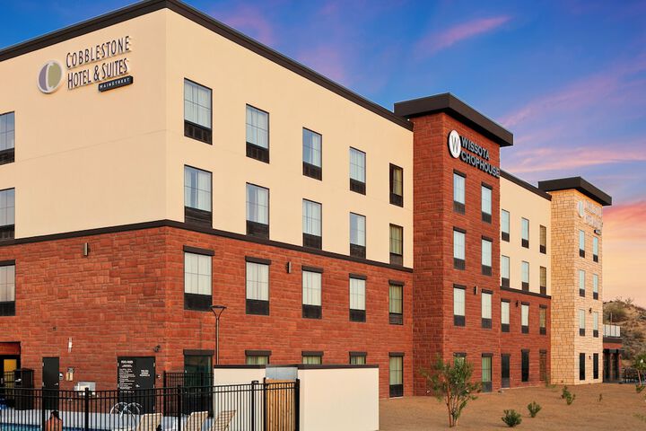 Hotel 11 of 99