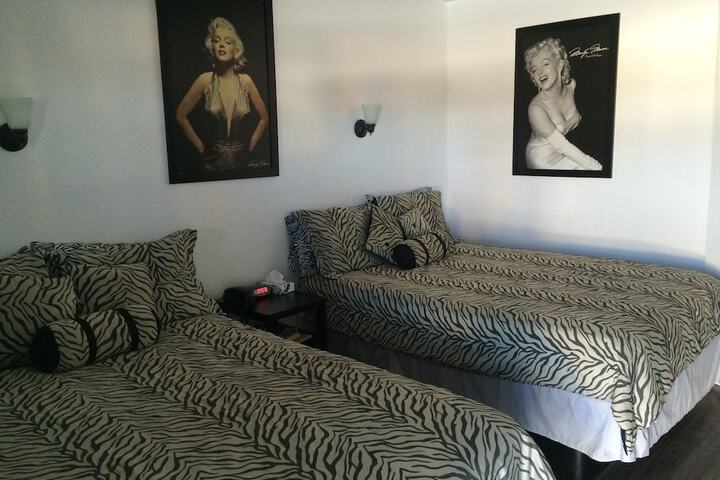 Room 32 of 37