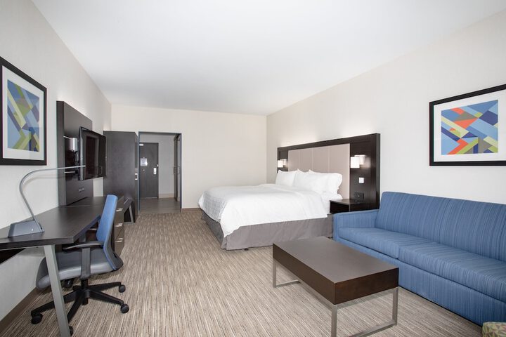Room 17 of 44
