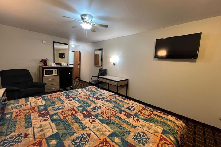 Deluxe Inn