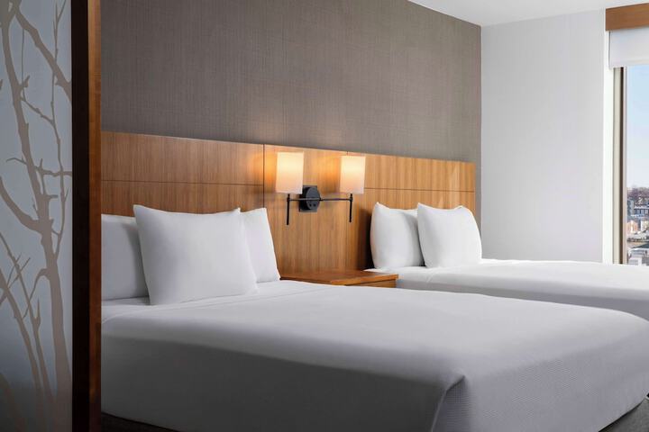 Room 16 of 39