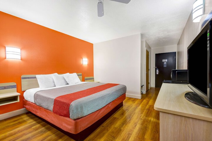 Room 40 of 51