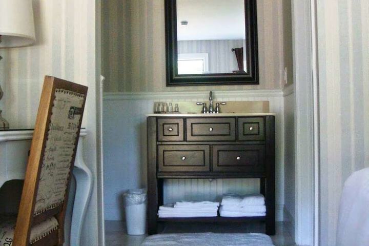 Room 5 of 7
