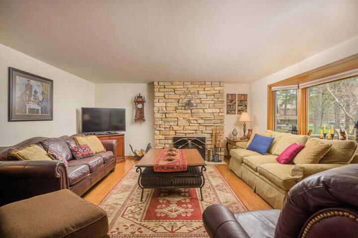 Lake House Family Vacation - Sleeps 12 Dock Kayaks Paddle Boards