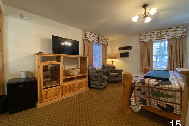 Room 15 of 77
