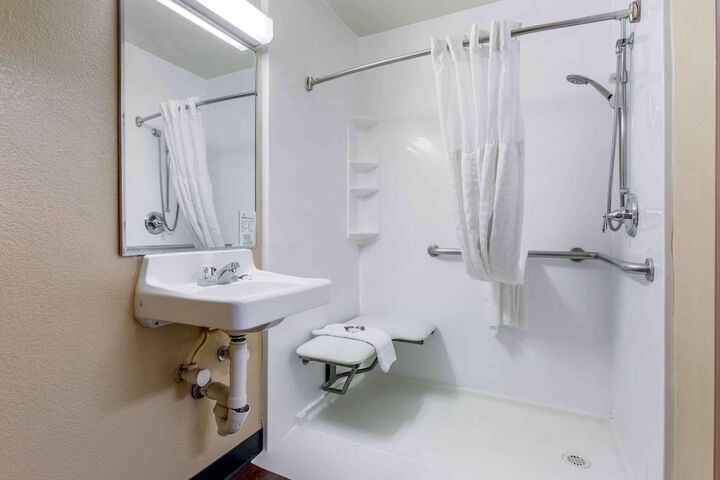 Room 12 of 26