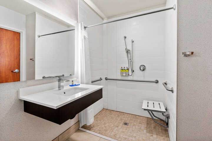 Holiday Inn Express & Suites Klamath Falls Central by IHG