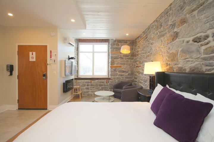 Room 15 of 44