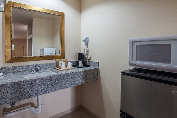 Room 13 of 21