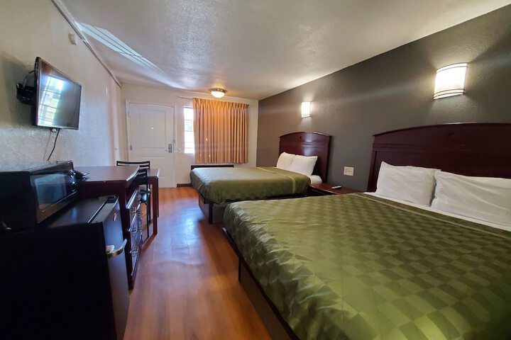 Room 21 of 43
