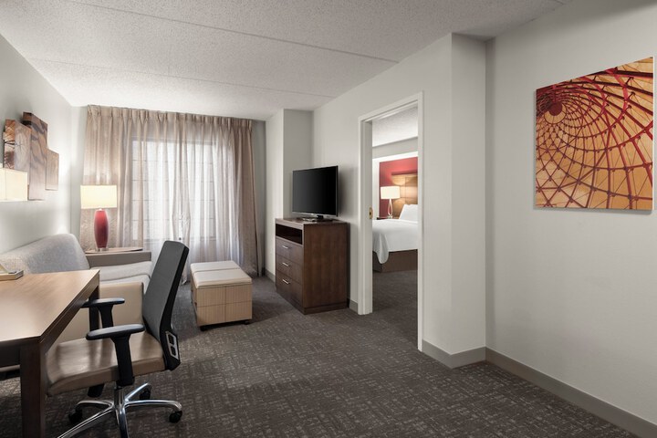 Staybridge Suites Indianapolis-Airport by IHG