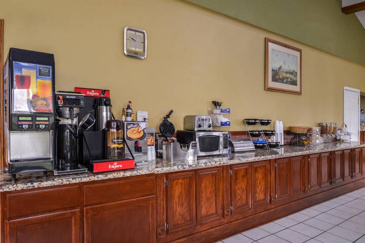Breakfast/Coffee Service 18 of 20