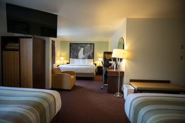 Room 27 of 44