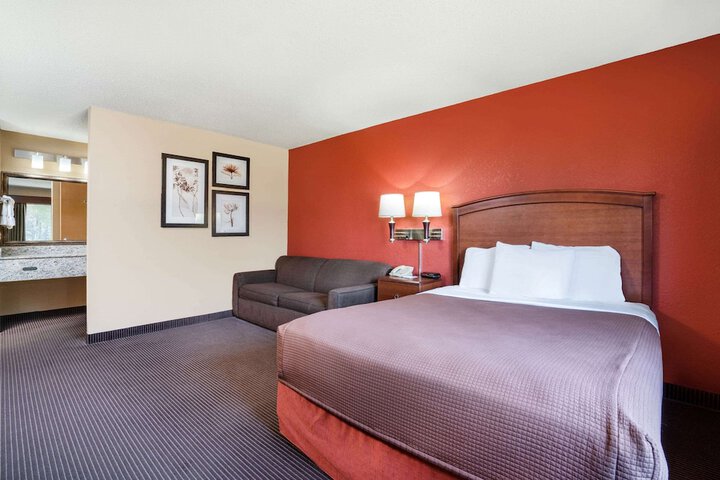 Room 17 of 25