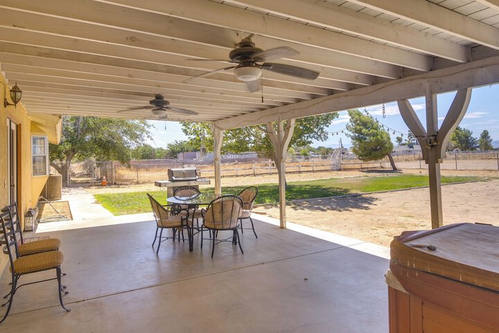 Spacious Lancaster Family Ranch - BBQ & Patio