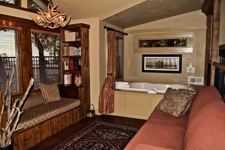 The Overlook Inn