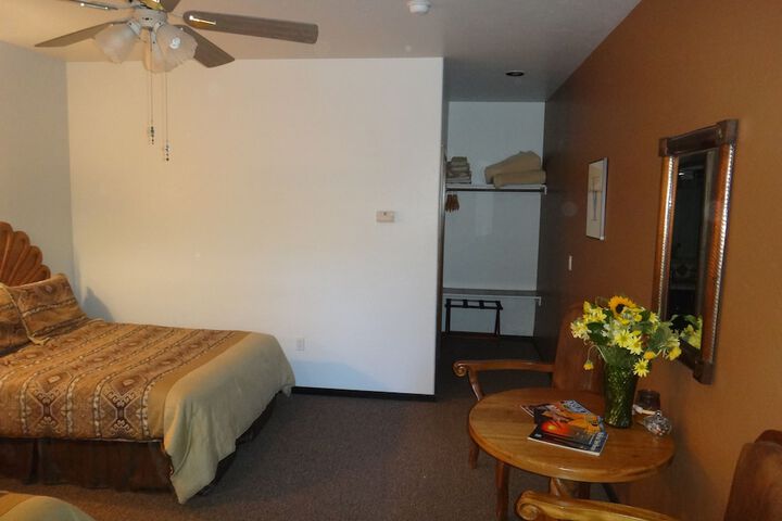 Room 9 of 38