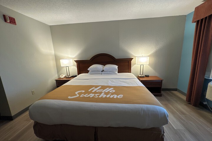 Room 43 of 69