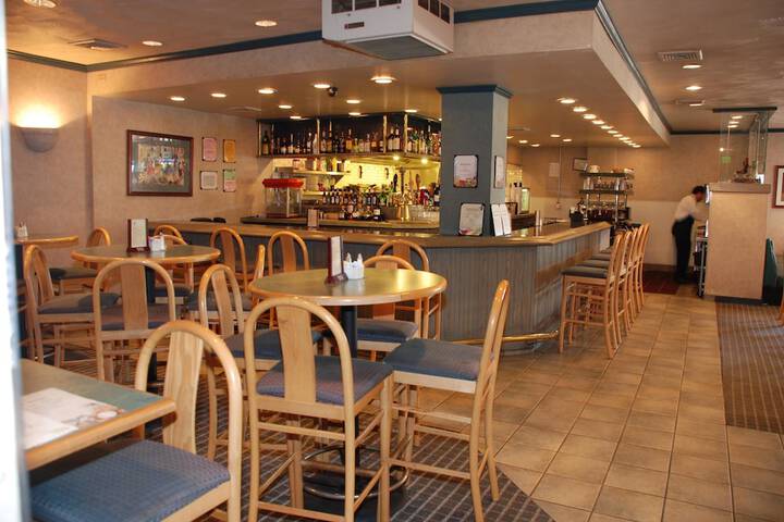 Oakland Airport Executive Hotel