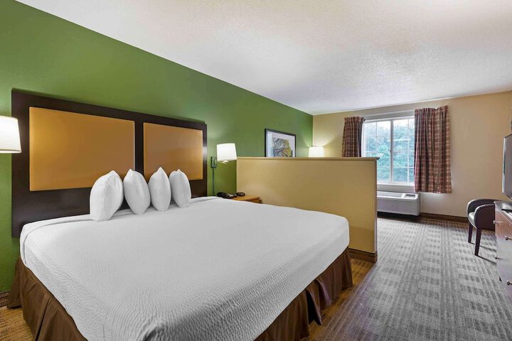 Room 28 of 42