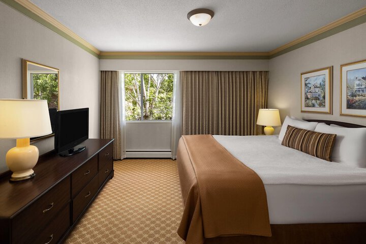 Royal Scot Hotel & Suites Trademark Collection by Wyndham