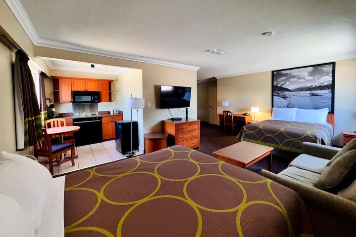 Super 8 by Wyndham Castlegar BC