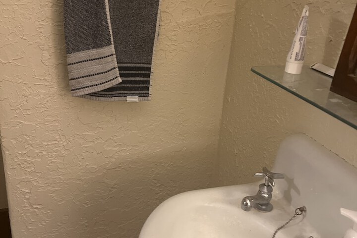 Room 87 of 104